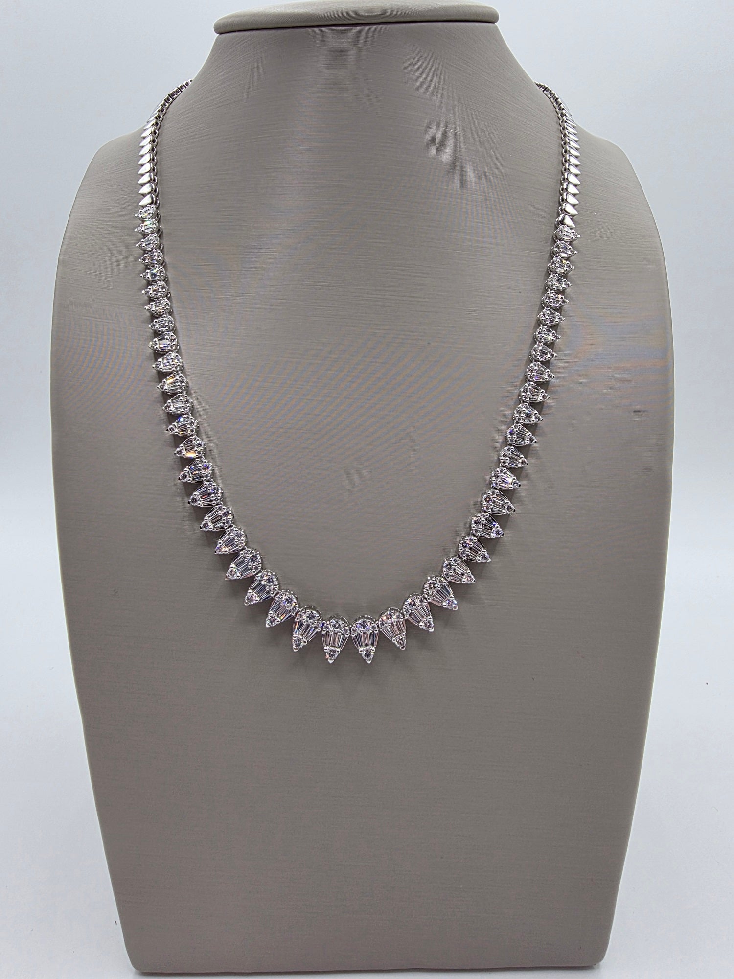 Exceptional Quality Pear-Shape Graduated Diamond Tennis Necklace in 14K