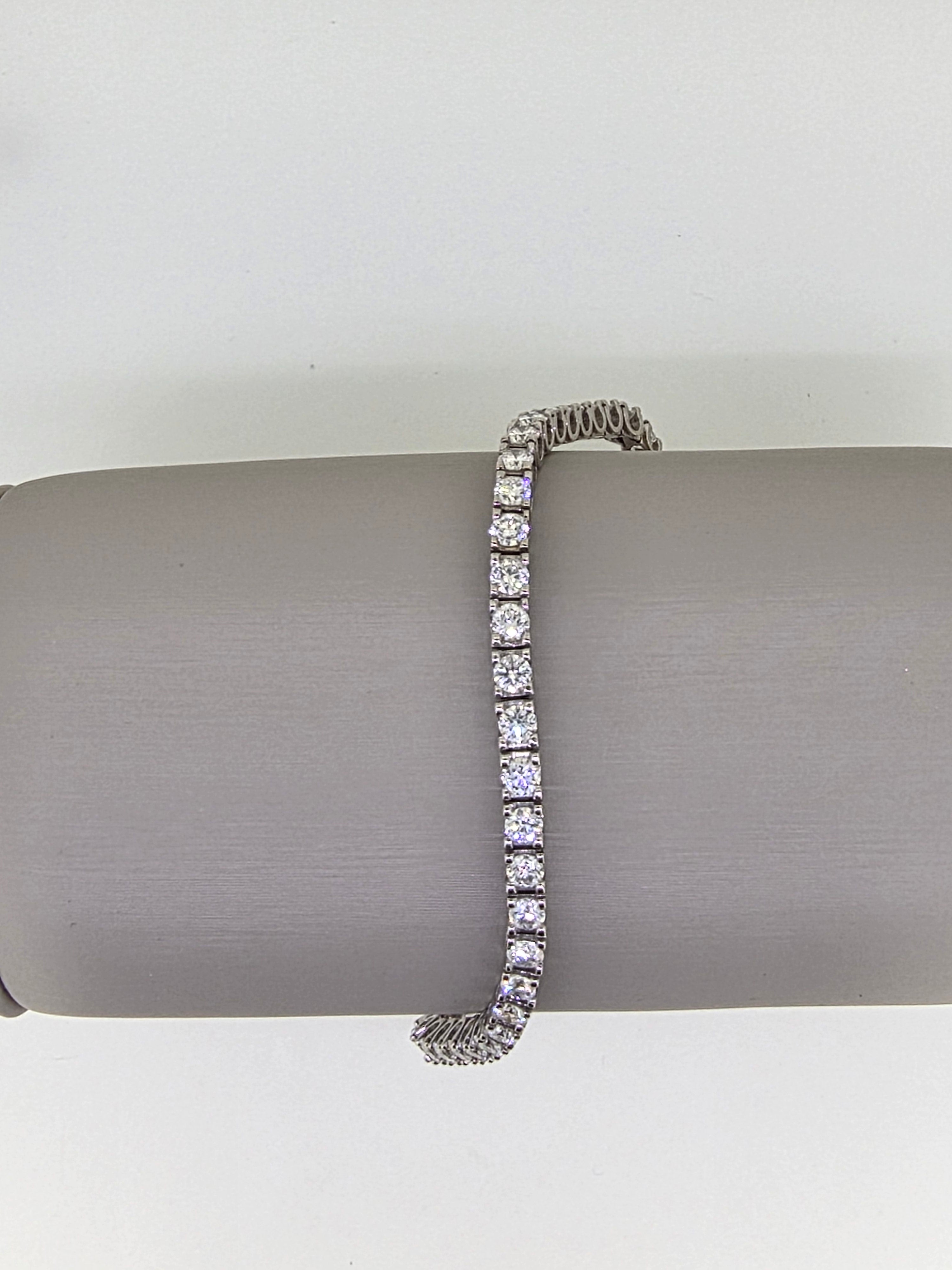 Exquisite Natural Diamond Tennis Bracelet  