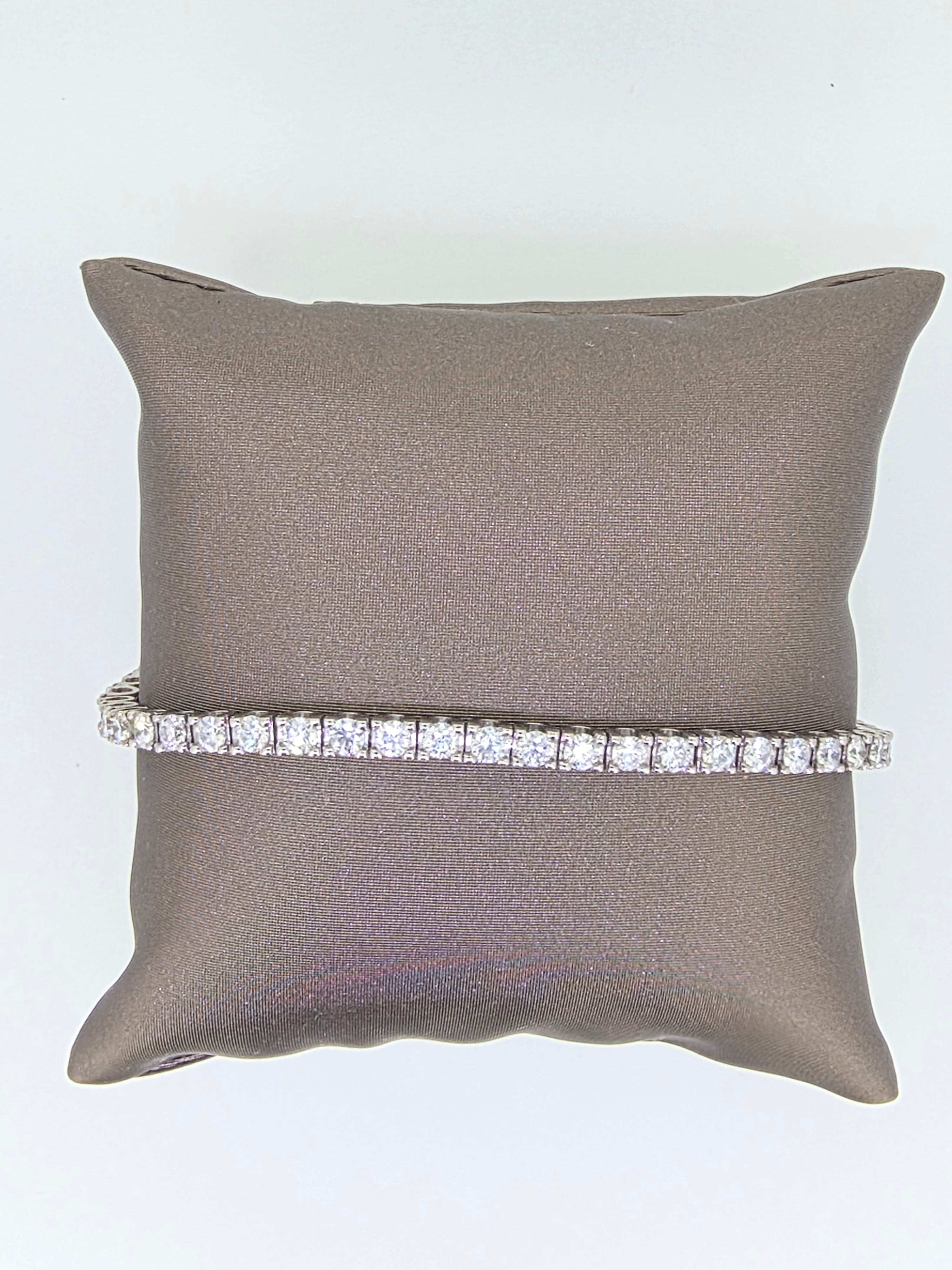 Exquisite Natural Diamond Tennis Bracelet  