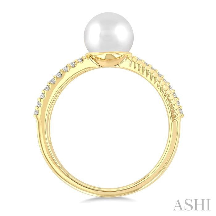 Modern Design Pearl and Diamond Criss-Cross Fashion Ring in 10K Yellow Gold