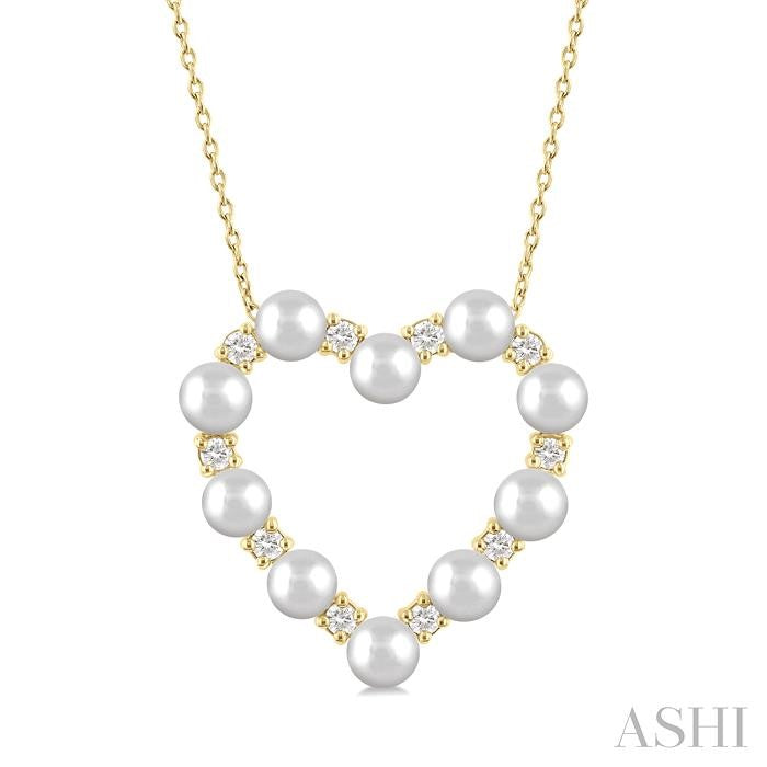 Heart shape pearl & diamond pendant