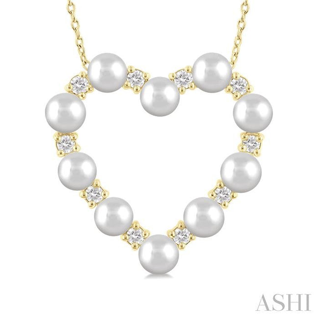 Heart shape pearl & diamond pendant