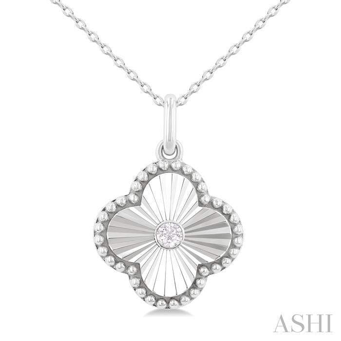 1/20 Ctw Clover Fluted Medallion Round Cut Diamond Pendant With Chain in Sterling Silver