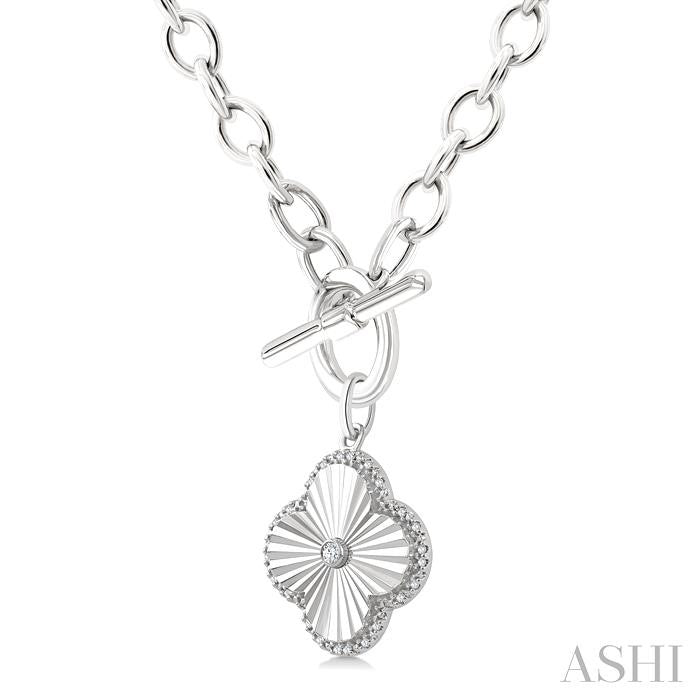 1/10 Ctw Clover Fluted Toggle Round Cut Diamond Fashion Necklace in Sterling Silver