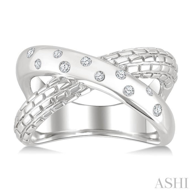 1/10 Ctw Split Criss Cross Single Cut Diamond Fashion Ring in Sterling Silver