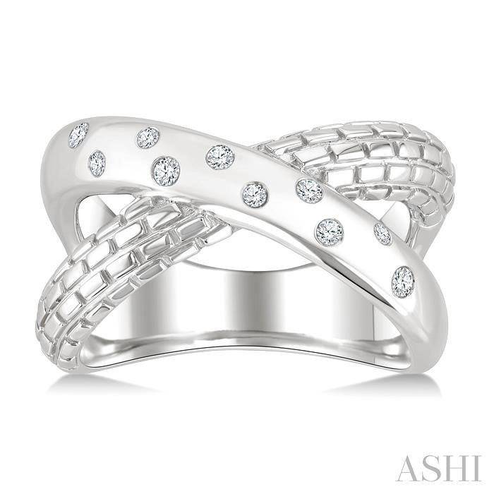 1/10 Ctw Split Criss Cross Single Cut Diamond Fashion Ring in Sterling Silver