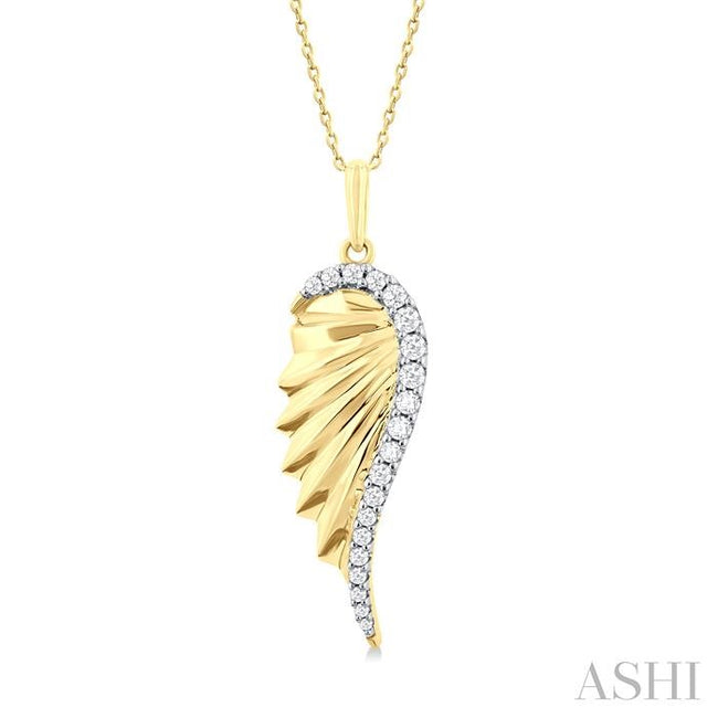 Angel wings fluted diamond fashion pendant