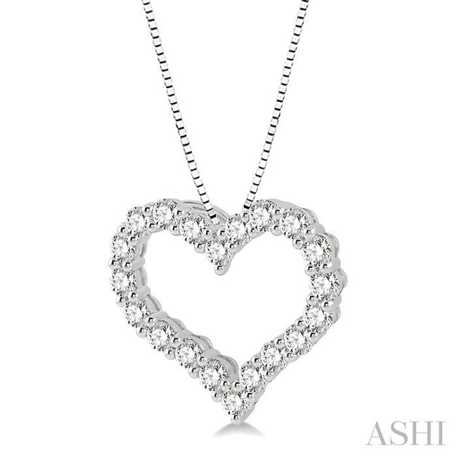 1 Ctw Heart Shape Round Cut Diamond Pendant With Chain in 14K White Gold