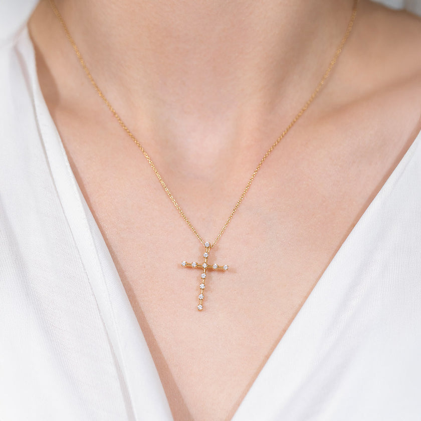 Floating Diamond Cross 1/4ctw