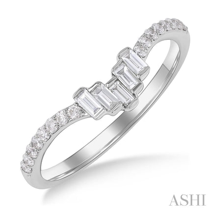 Dazzling Chevron Centerpiece Round Cut Diamond Wedding Band in 14K White Gold | Gemmas Jewelers