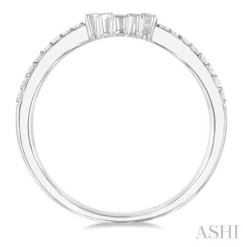 Dazzling Chevron Centerpiece Round Cut Diamond Wedding Band in 14K White Gold | Gemmas Jewelers