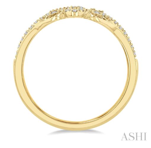 Exquisite Lattice Chevron Round Diamond Wedding Band in 14K Yellow Gold | Gemmas Jewelers