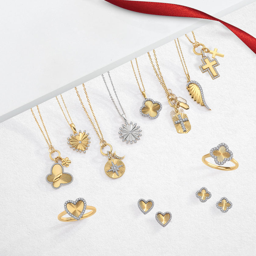 Angel wings fluted diamond fashion pendant