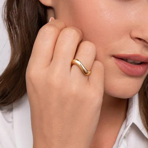 14K Yellow Plain Gold Wave Stackable Ring