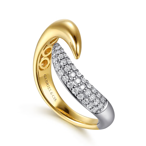 The Bujukan Collection Two-Tone Sculptural Pavé Diamond Crossover Bypass Ring in 14K Gold