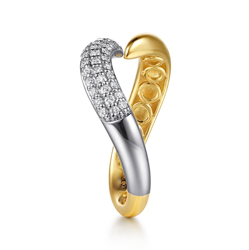 The Bujukan Collection Two-Tone Sculptural Pavé Diamond Crossover Bypass Ring in 14K Gold