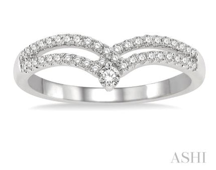 Shimmering Interlocked Twin Chevron Round Diamond Wedding Band in 14K White Gold | Gemmas Jewelers