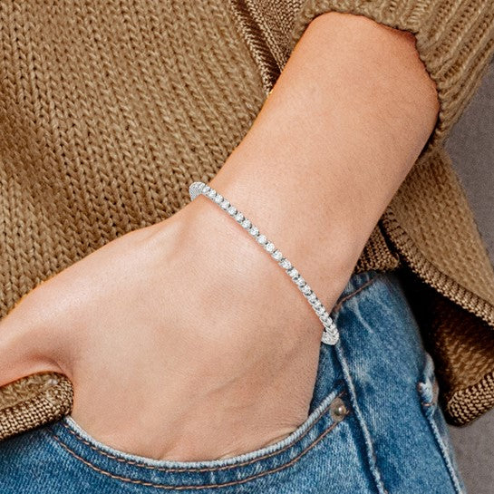 Sparkling Lab Grown Diamond Tennis Bracelet in 14K Gold | Gemas Jewelers 7